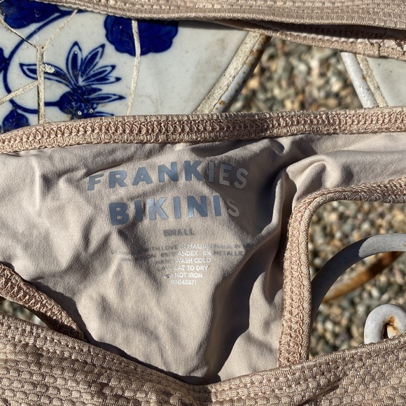 Frankie’s Bikinis nude bikini with sparkle detail, bottoms size S, top size M - Picture 5 of 6